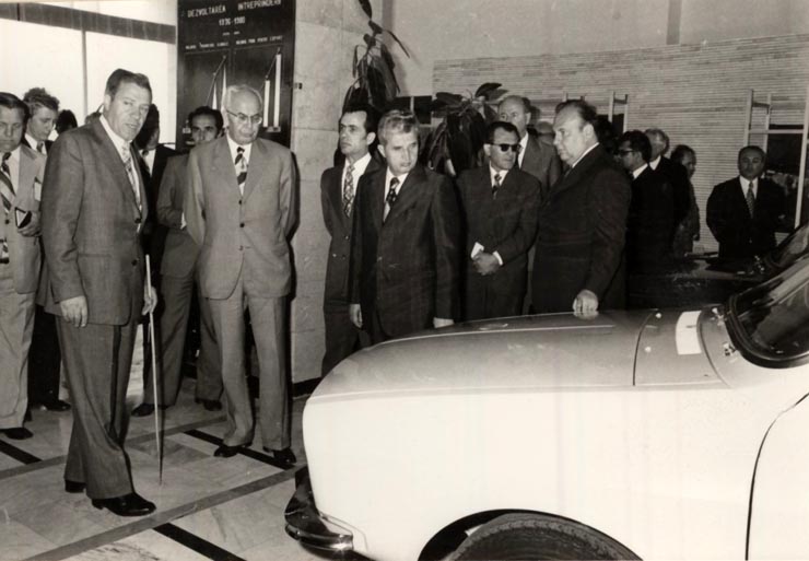 Socialiste Cehoslovace, Gustav Husak în R. S. România. La Uzina de autoturisme din Piteşti. (22-25 iunie 1977)
