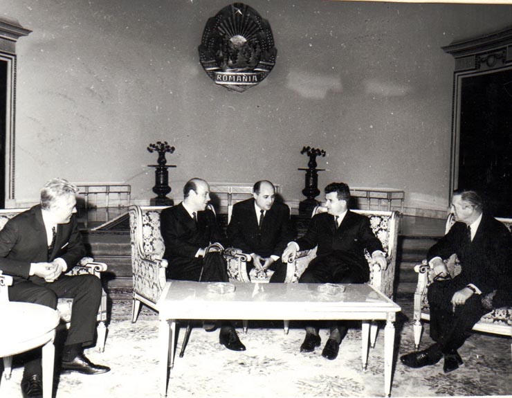 Primirea de către preşedintele Consiliului de Stat al R.S.R., Nicolae Ceauşescu, a ministrului Relaţiilor Externe şi Cultelor al Republicii Argentina, dr. Nicanor Costa Mendez. 3.IV.1969.   (3 aprilie 1969).