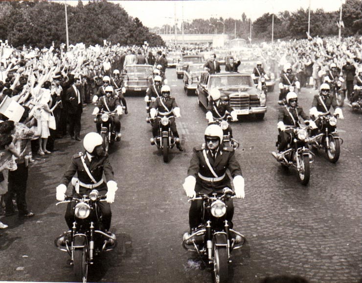 Vizita preşedintelui S.U.A., Richard Nixon în România. Populaţia Capitalei aclamă entuziast pe înaltul oaspete.(2-3 august 1969).