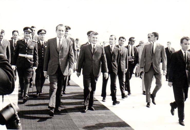 Vizita în România a preşedintelui Statelor Unite ale Americii, Richard Nixon – primirea la aeroportul Otopeni.   (2-3 august 1969).