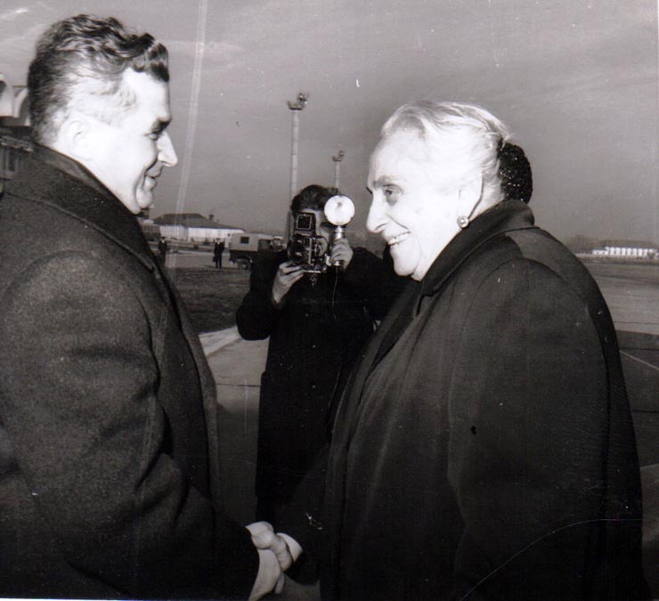 Vizita în  R.S.R. a lui Dolores Ibaruri – primirea de către Nicolae Ceauşescu.        (23 decembrie 1970).