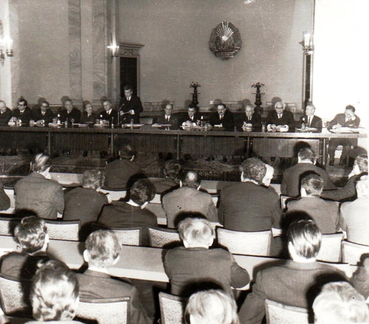 Întâlnirea lui Nicolae Ceauşescu cu oamenii de ştiinţă, artă şi cultură.    (10 februarie 1971).