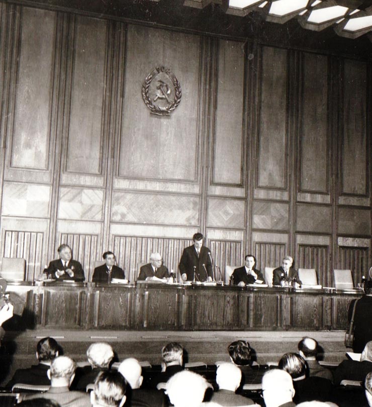 Plenara C.C. al P.C.R. din 11 februarie 1971. Aspect din timpul desfăşurării lucrărilor.   (11 februarie 1971).