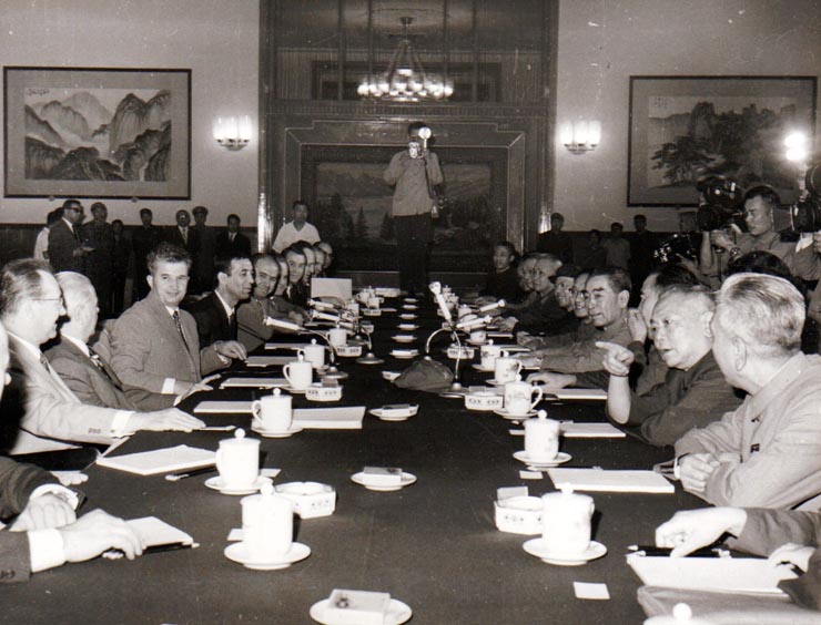 Vizita oficială a delegaţiei de partid şi guvernamentale condusă de Nicolae Ceauşescu în Republica Populară Chineză. Convorbiri oficiale. ( iunie 1971).