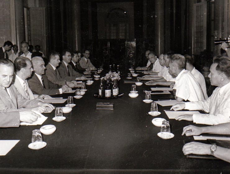 Vizita oficială a delegaţiei de partid şi de stat condusă de Nicolae Ceauşescu, în Republica Democrată Vietnam – convorbirile oficiale.( iunie 1971).