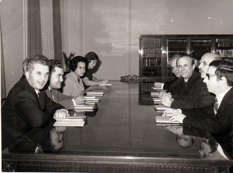 Primirea la C.C. al P.C.R. a delegaţiei Partidului Comunist din Grecia (interior) – convorbiri oficiale.(9 noiembrie 1971).