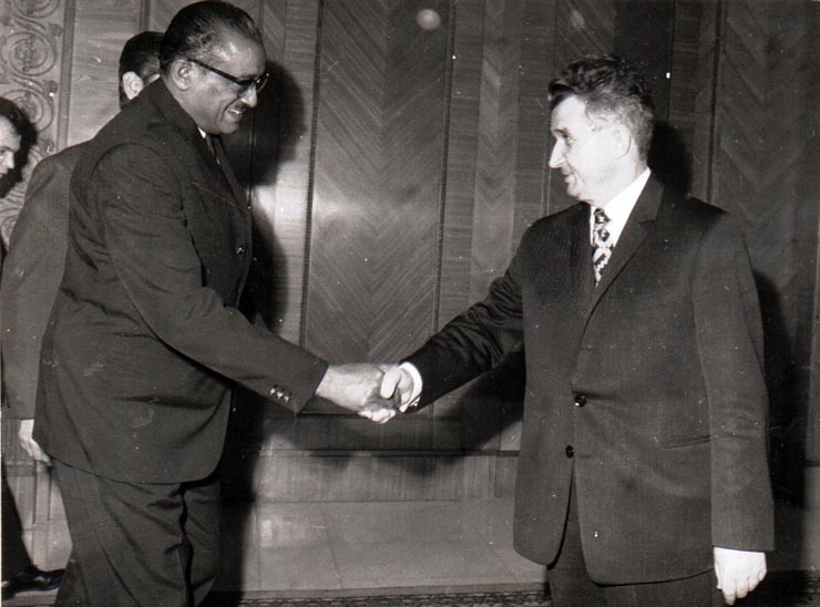 Primirea la Nicolae Ceauşescu a reprezentanţilor personali ai preşedintelui Sudanului, Numeiri.(13 decembrie 1971).